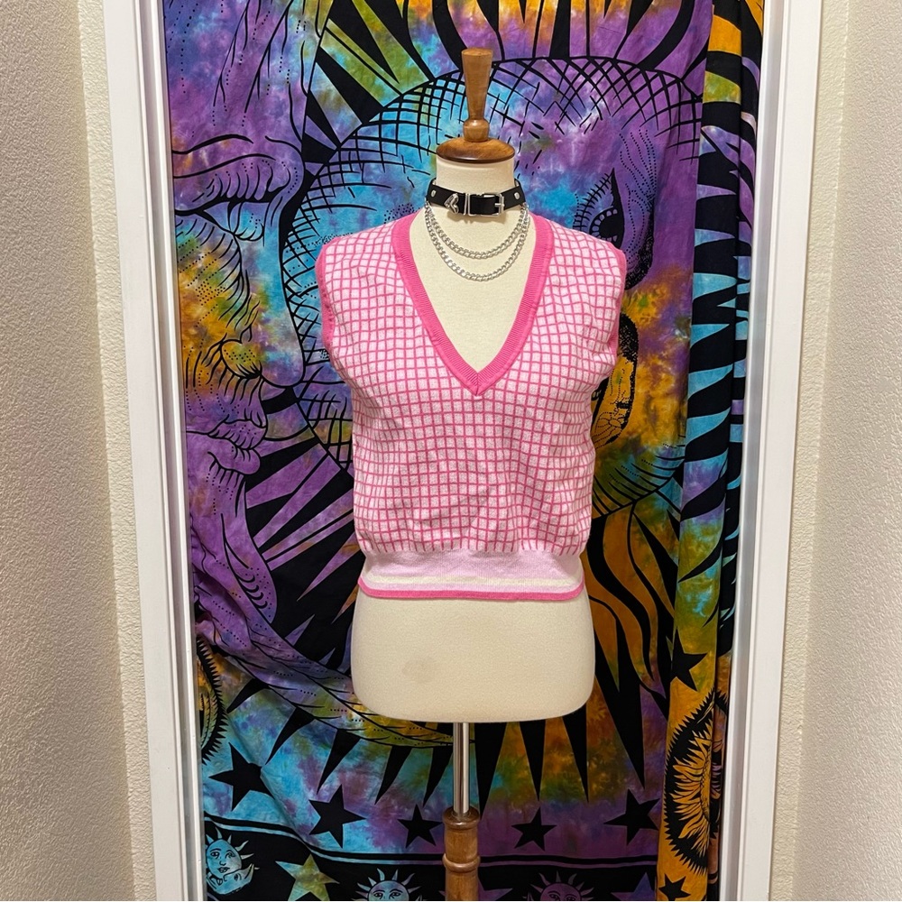 π Lovely pink plaid vest - Picture 2 of 11